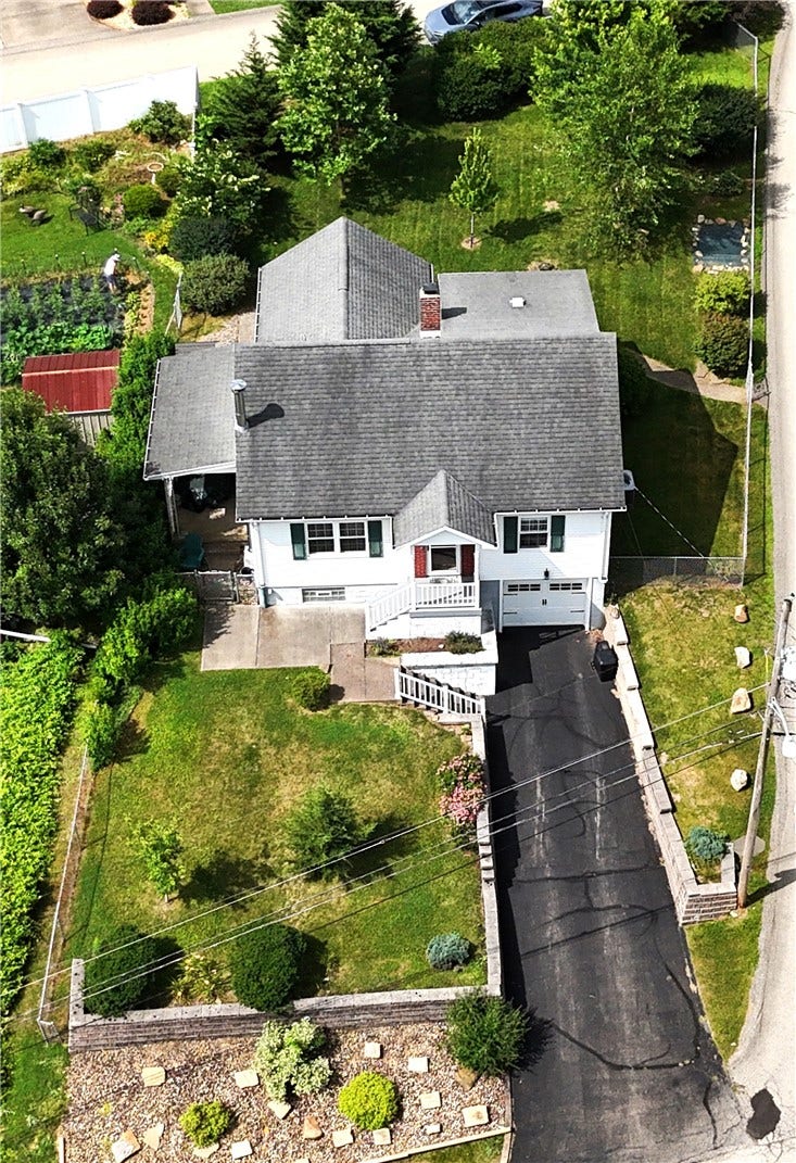 57 8th St, Uniontown, PA 15401