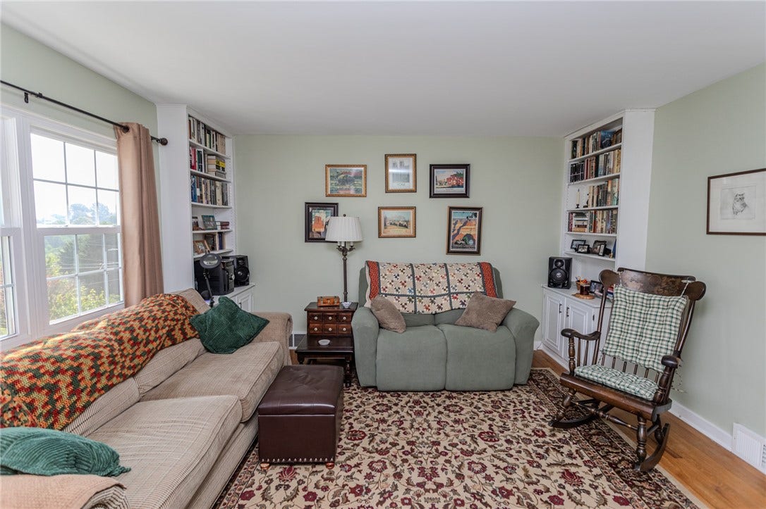 57 8th St, Uniontown, PA 15401
