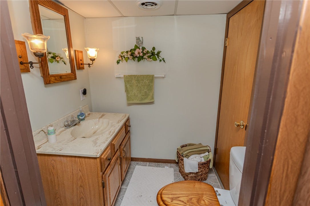 57 8th St, Uniontown, PA 15401