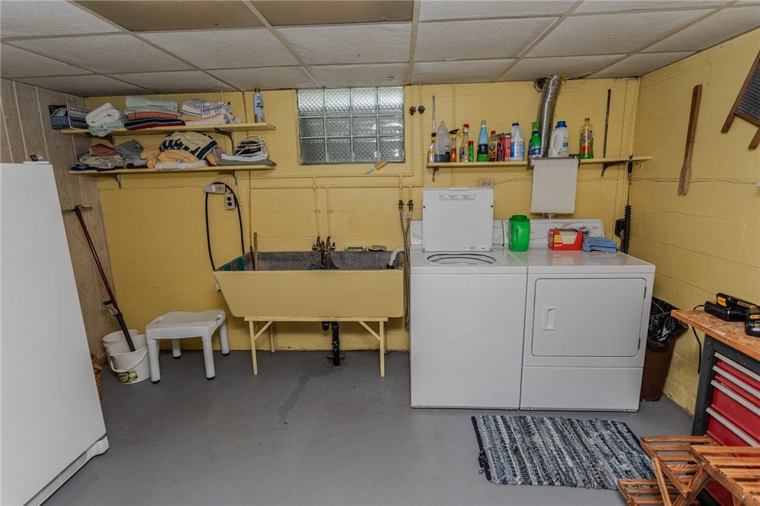 57 8th St, Uniontown, PA 15401