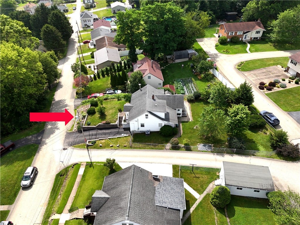 57 8th St, Uniontown, PA 15401