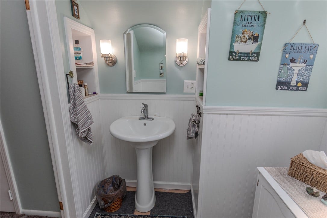 57 8th St, Uniontown, PA 15401