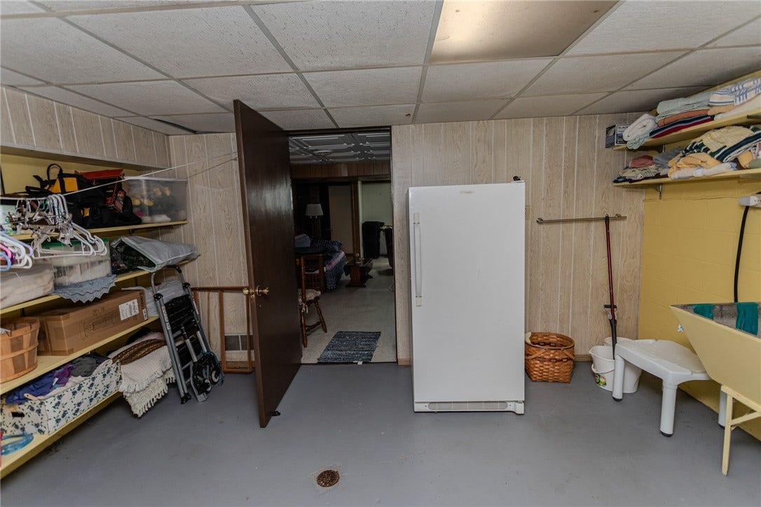 57 8th St, Uniontown, PA 15401