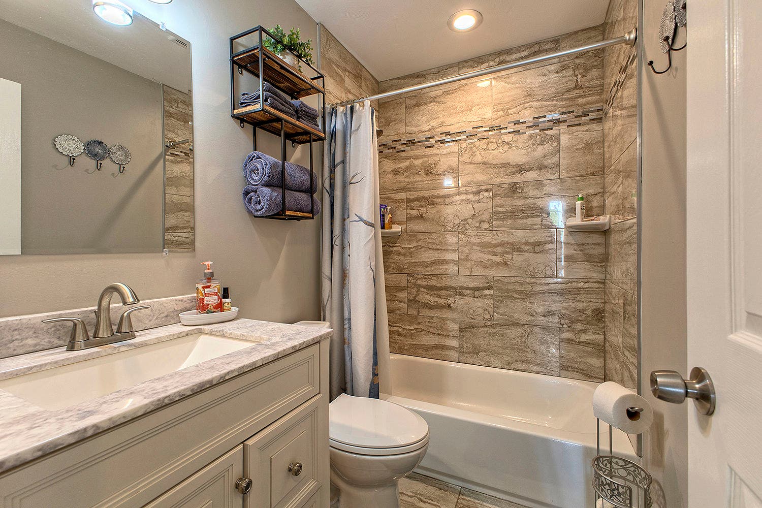 Main Bathroom