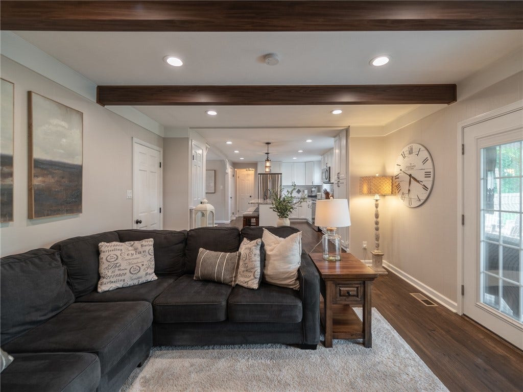 236 Lisa Dr, Bethel Park, PA 15102