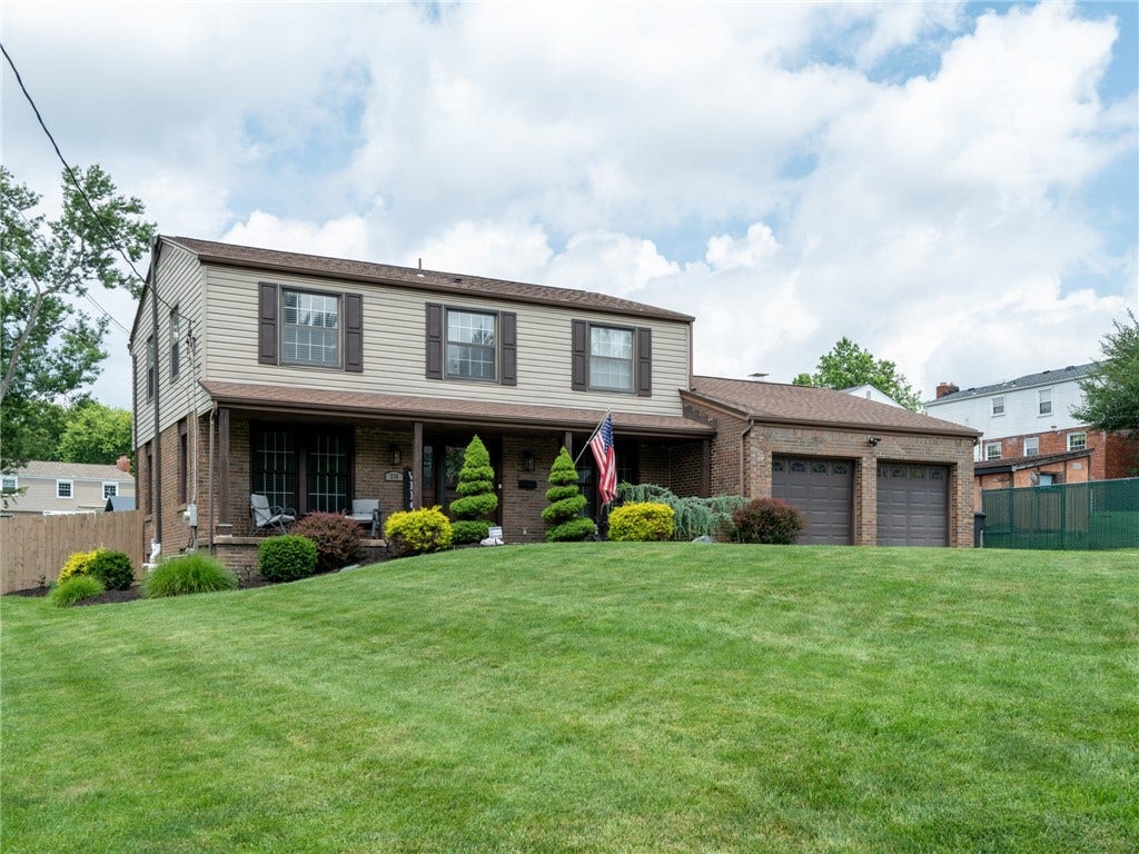 236 Lisa Dr, Bethel Park, PA 15102