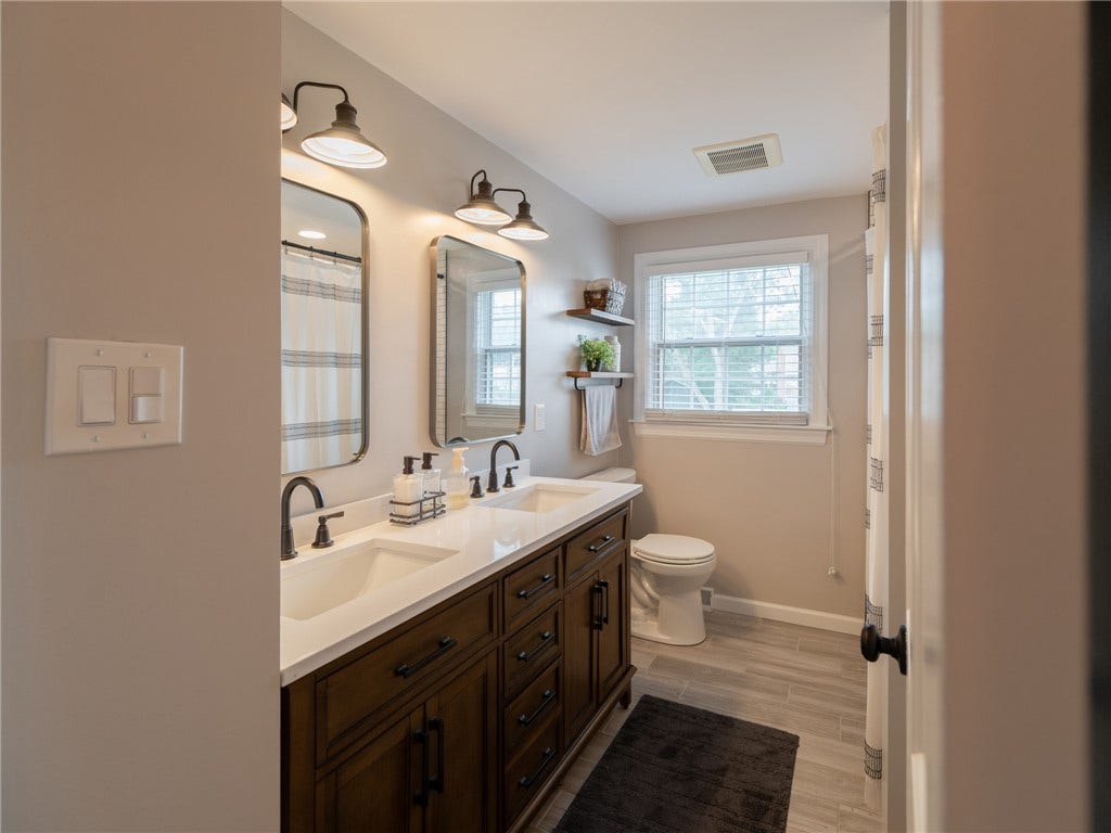 236 Lisa Dr, Bethel Park, PA 15102