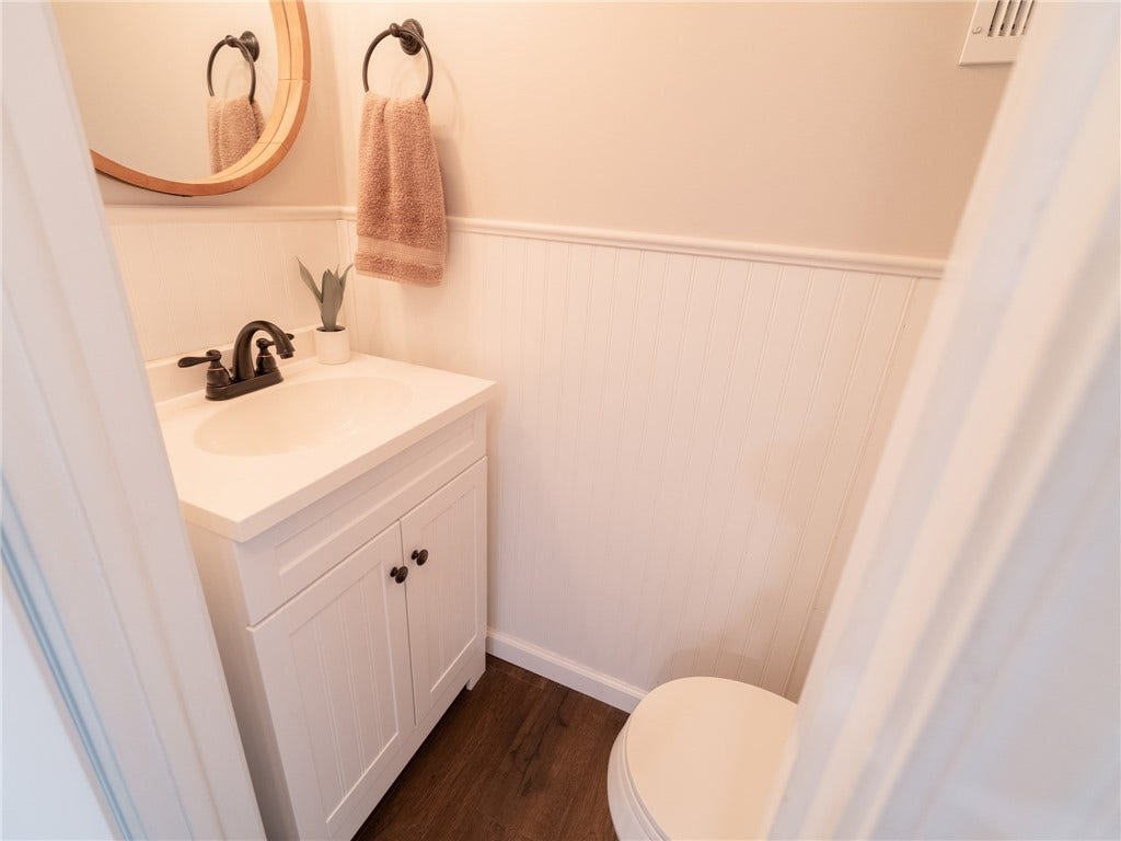 236 Lisa Dr, Bethel Park, PA 15102