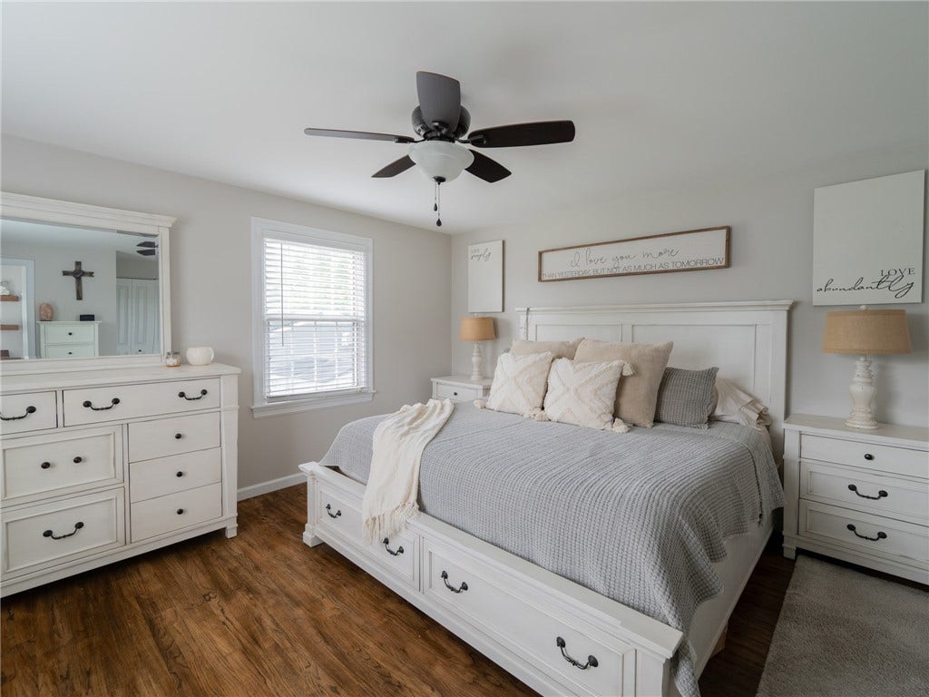 236 Lisa Dr, Bethel Park, PA 15102