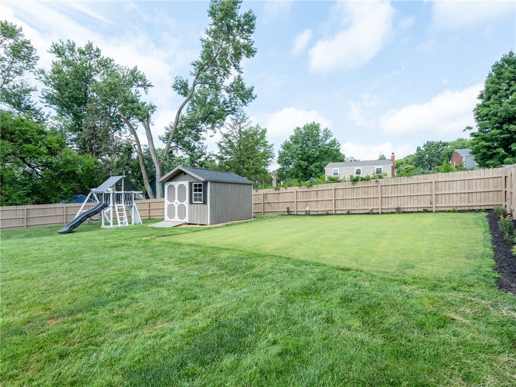 236 Lisa Dr, Bethel Park, PA 15102
