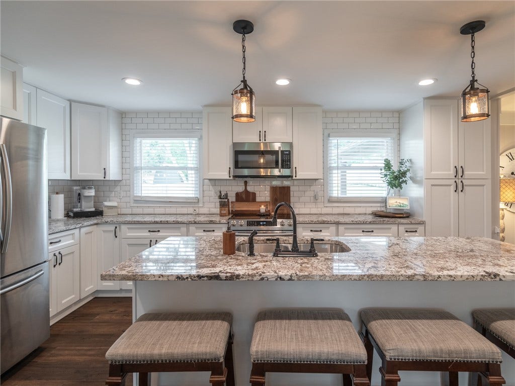 236 Lisa Dr, Bethel Park, PA 15102