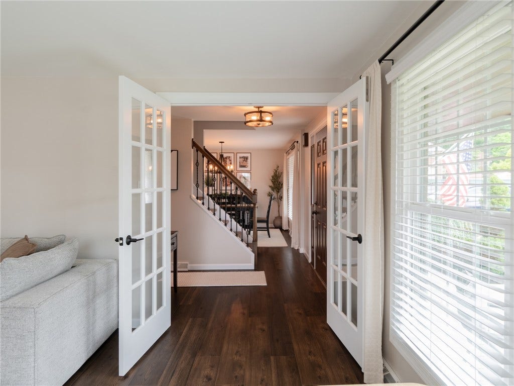 236 Lisa Dr, Bethel Park, PA 15102