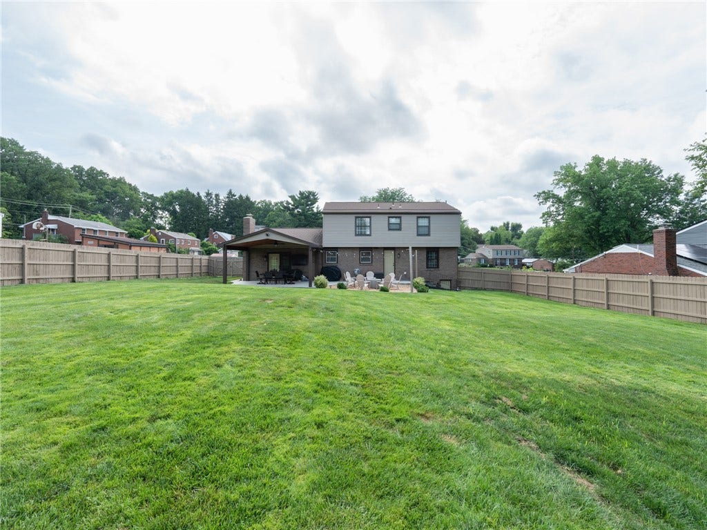 236 Lisa Dr, Bethel Park, PA 15102