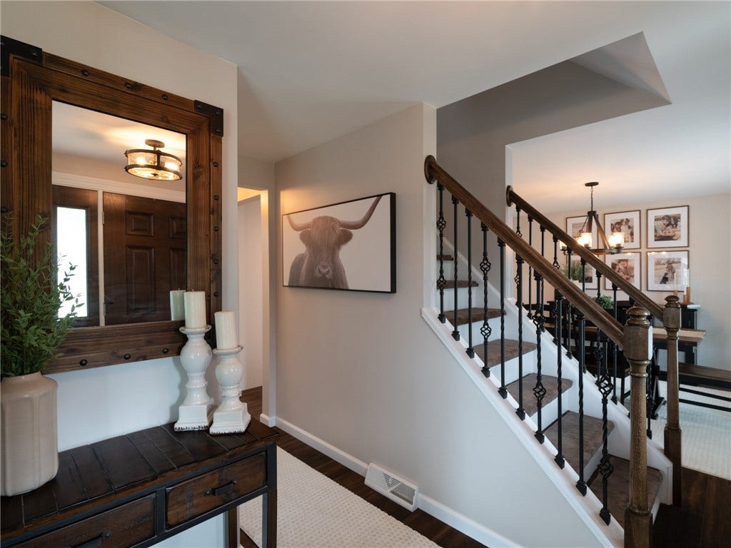 236 Lisa Dr, Bethel Park, PA 15102