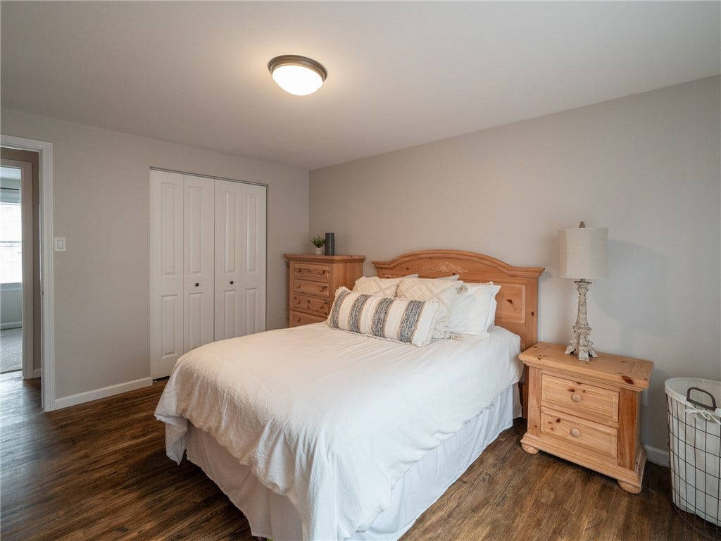 236 Lisa Dr, Bethel Park, PA 15102