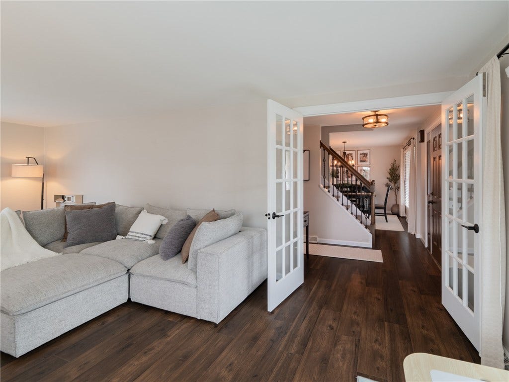 236 Lisa Dr, Bethel Park, PA 15102