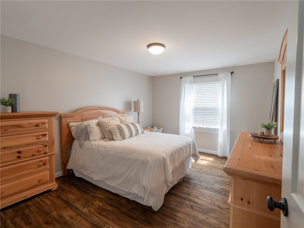 236 Lisa Dr, Bethel Park, PA 15102