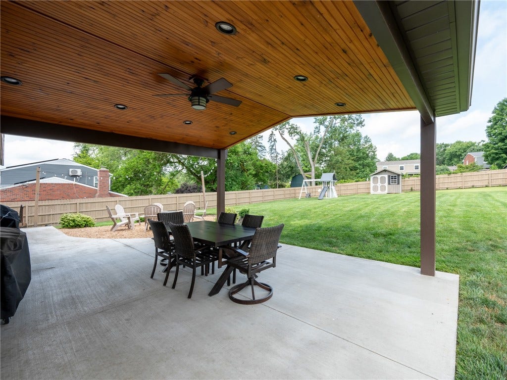 236 Lisa Dr, Bethel Park, PA 15102