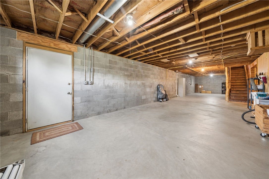 418 VERNON DRIVE, West Newton, PA 15089