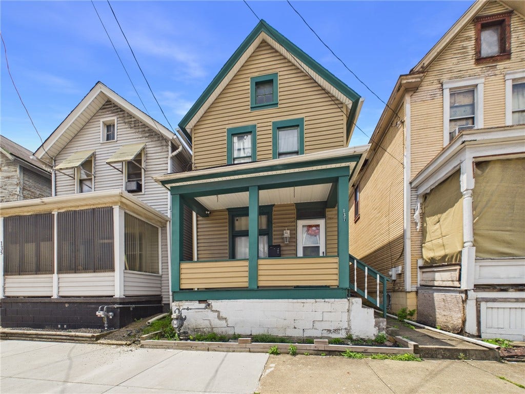 137 McKean Ave, Charleroi, PA 15022