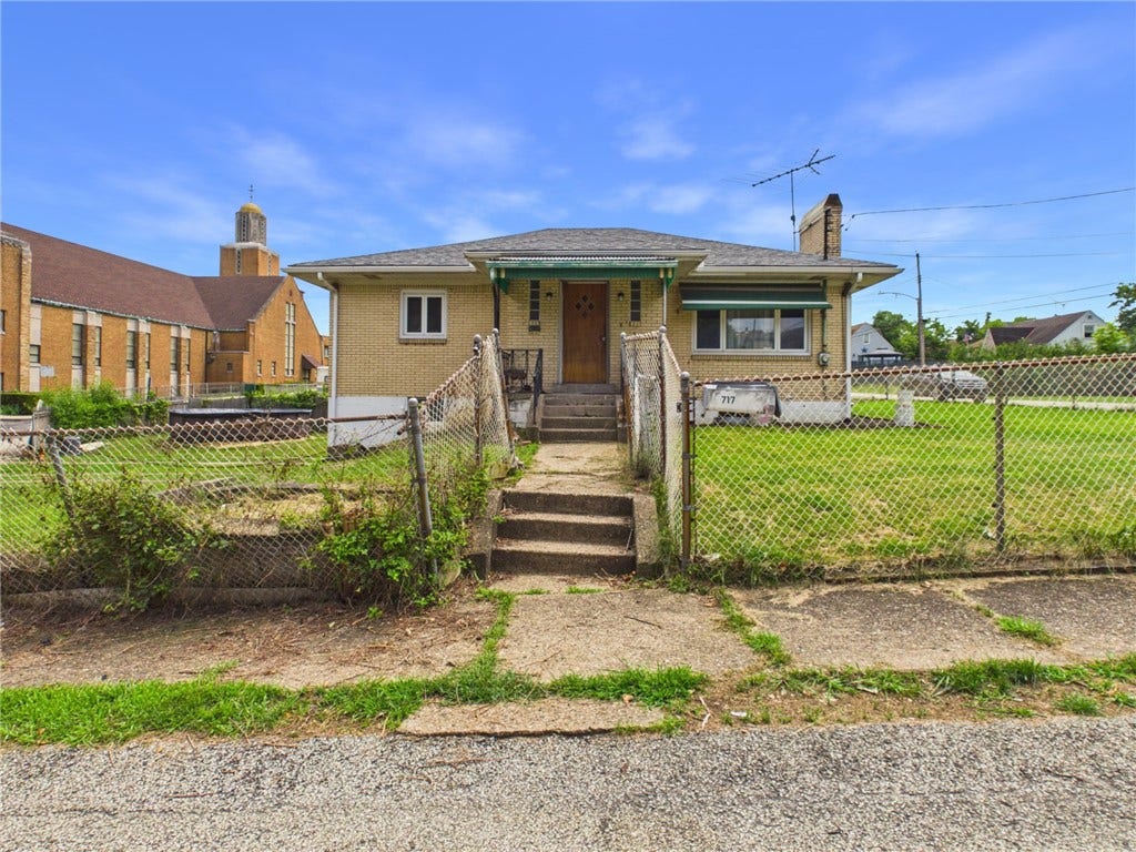 717 Foster Ave, Duquesne, PA 15110