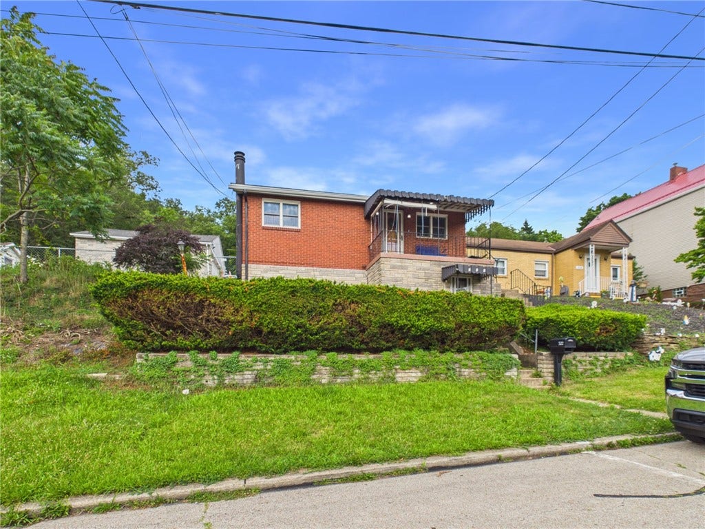 522 10th St, Pitcairn, PA 15140