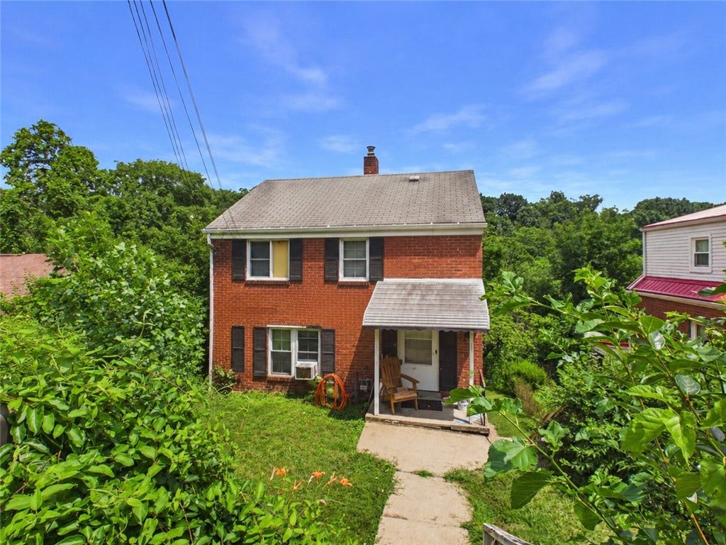 137 Robin St, North Versailles, PA 15137