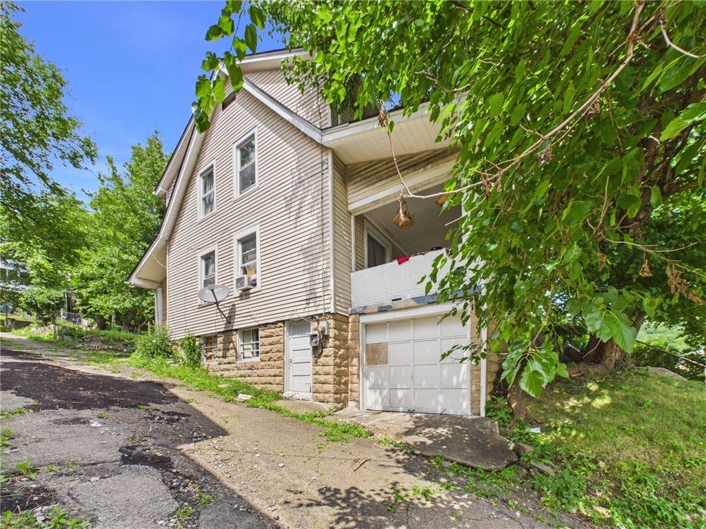 1543 Montier St, Pittsburgh, PA 15221