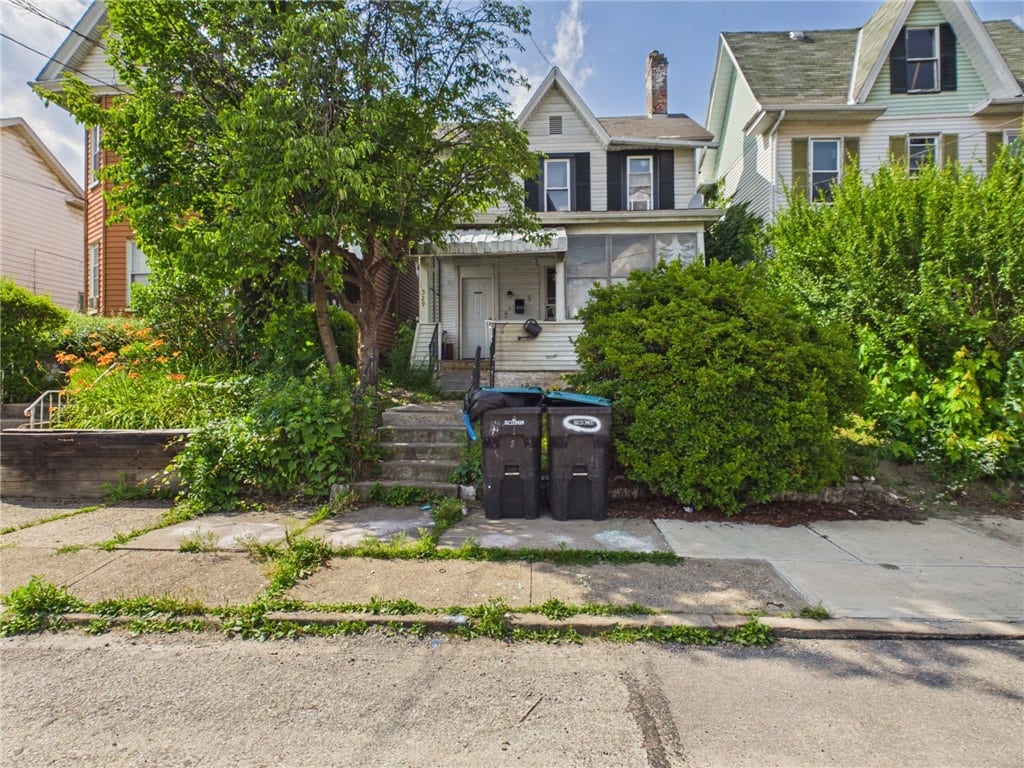 529 E 9th Ave, Tarentum, PA 15084