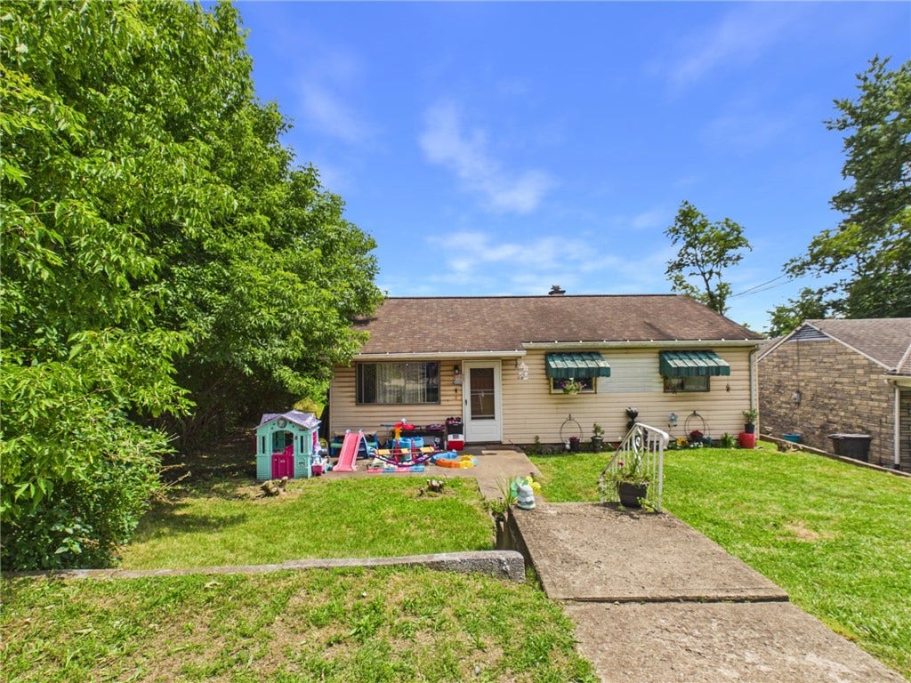 408 E Carter St, North Versailles, PA 15137