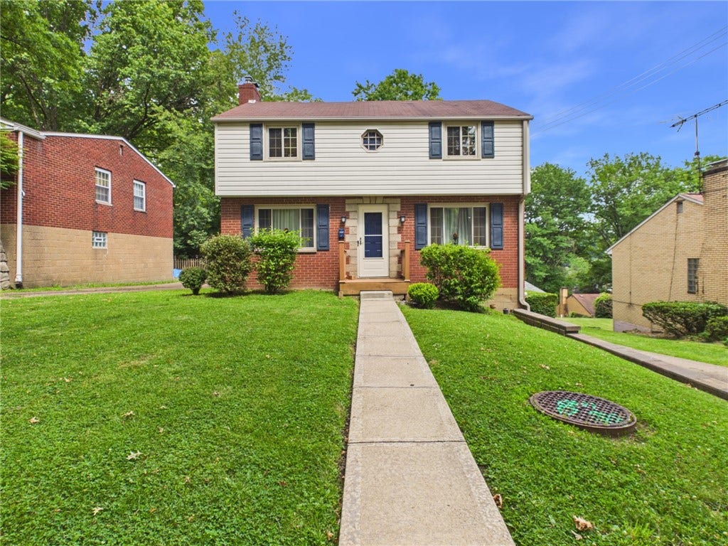 2040 Kendon Dr E, Pittsburgh, PA 15221