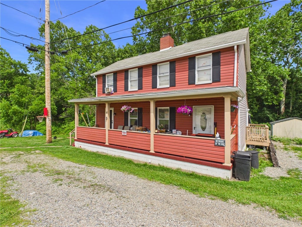 18 Walkers Mill Rd, Carnegie, PA 15106