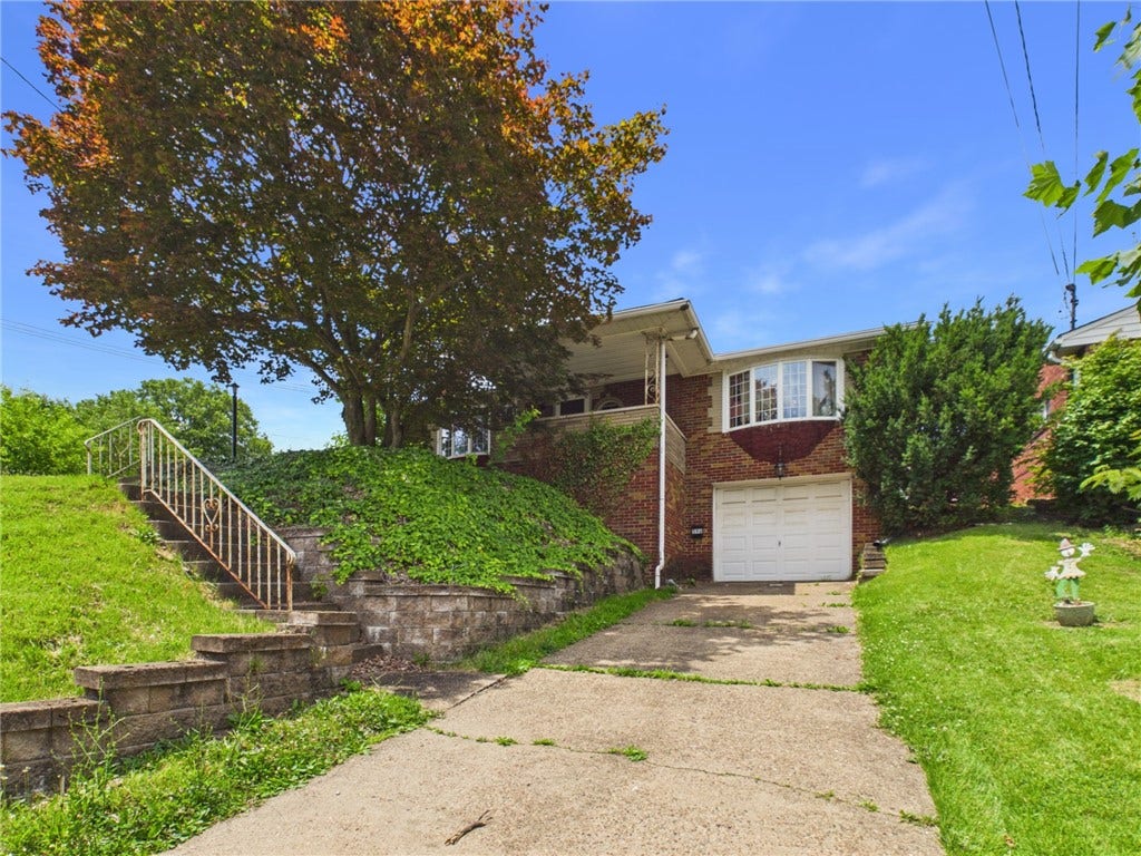 596 Upston St, McKeesport, PA 15133