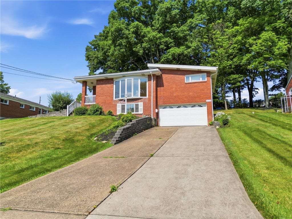 5528 California Ave, Bethel Park, PA 15102