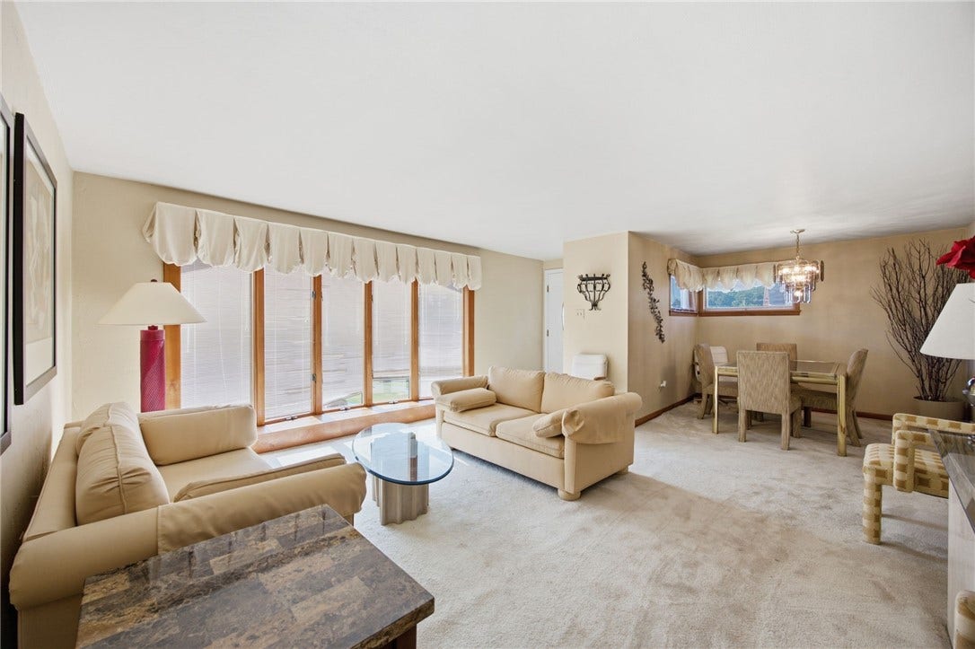 5528 California Ave, Bethel Park, PA 15102
