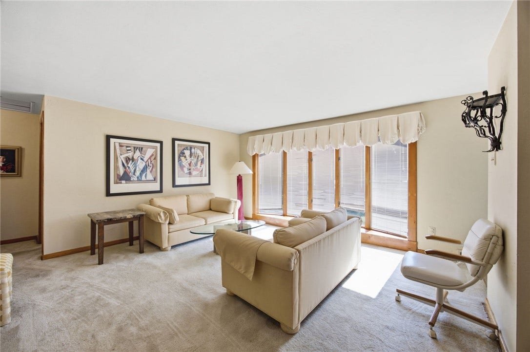 5528 California Ave, Bethel Park, PA 15102