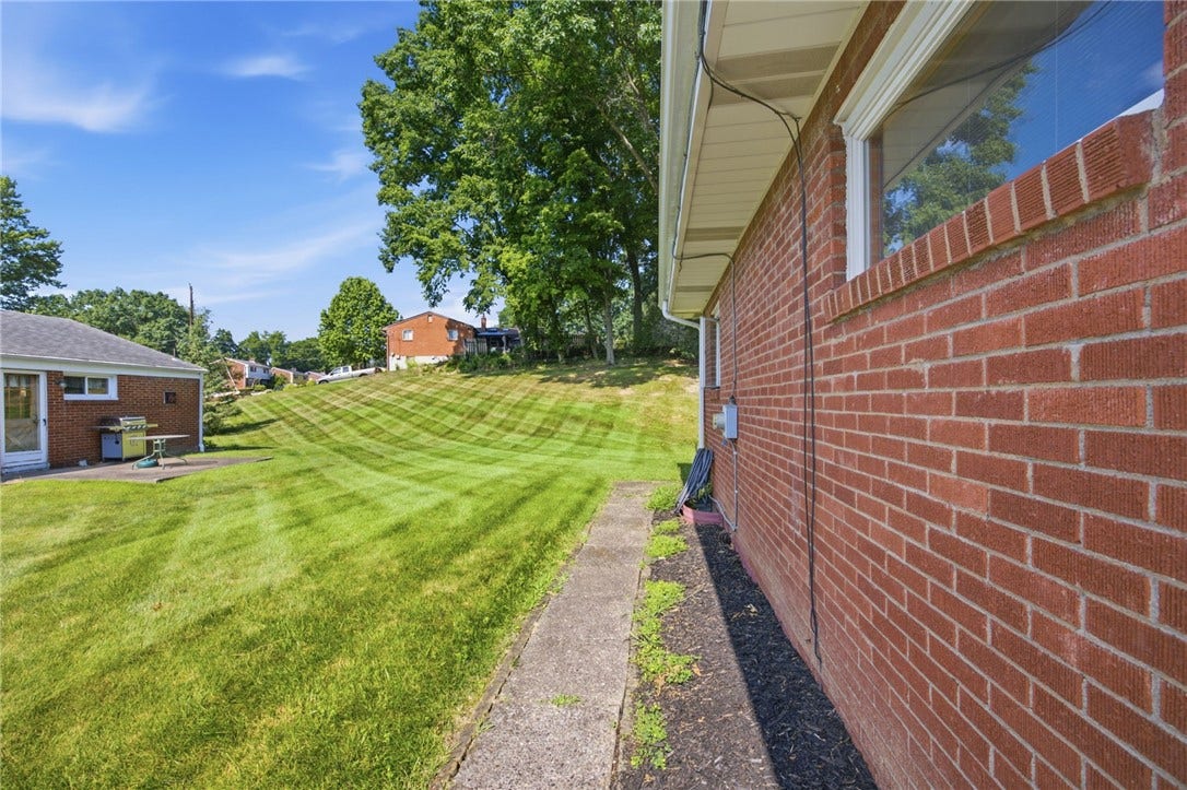 5528 California Ave, Bethel Park, PA 15102