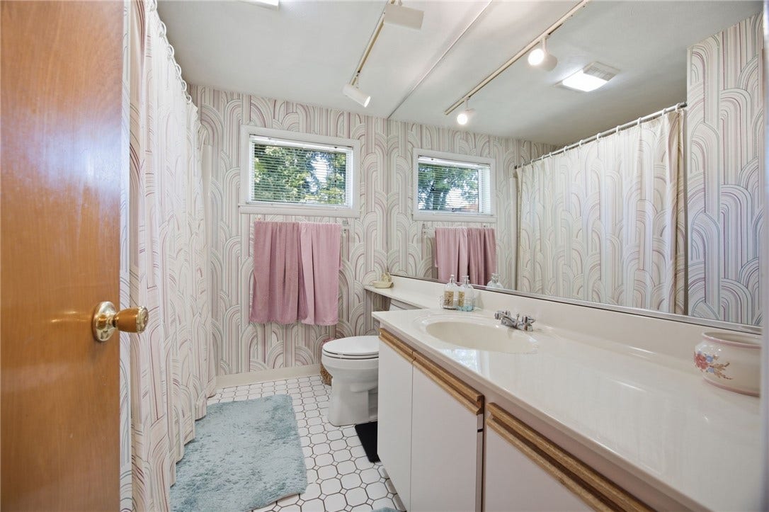 5528 California Ave, Bethel Park, PA 15102