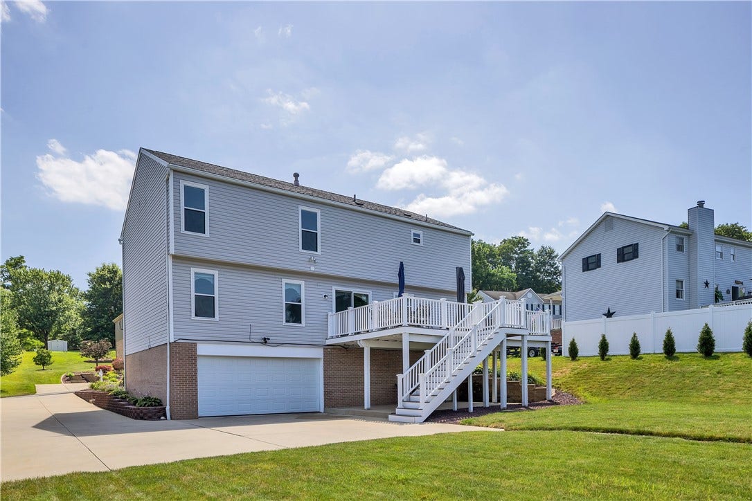 107 Janyce Dr, Greensburg, PA 15601