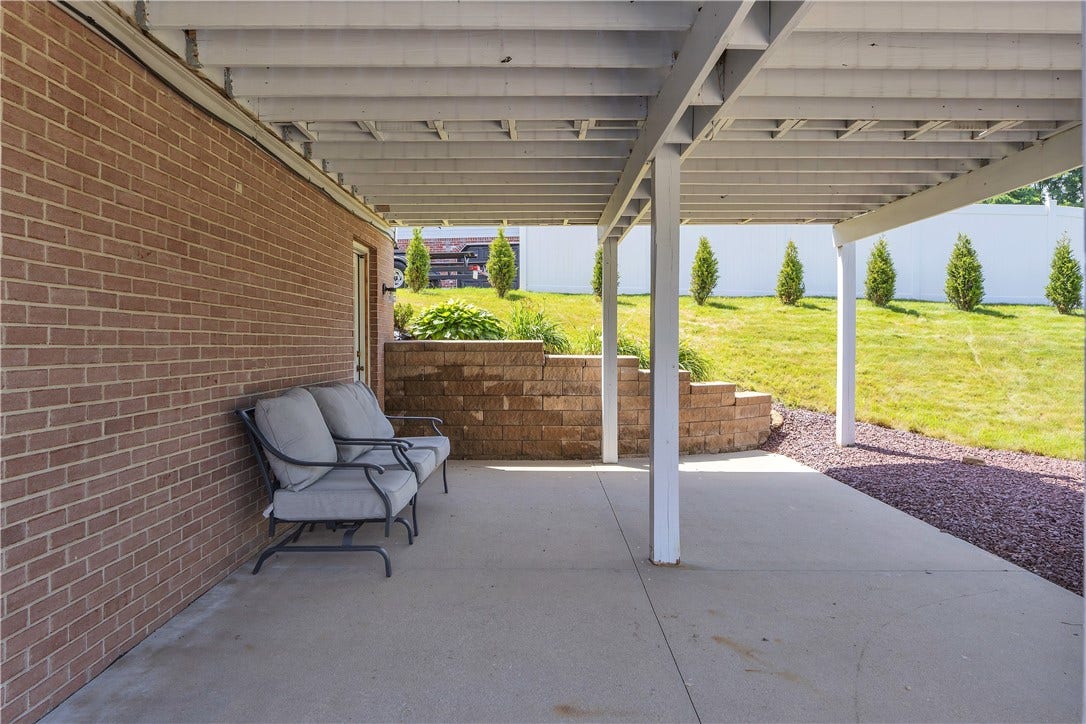 107 Janyce Dr, Greensburg, PA 15601