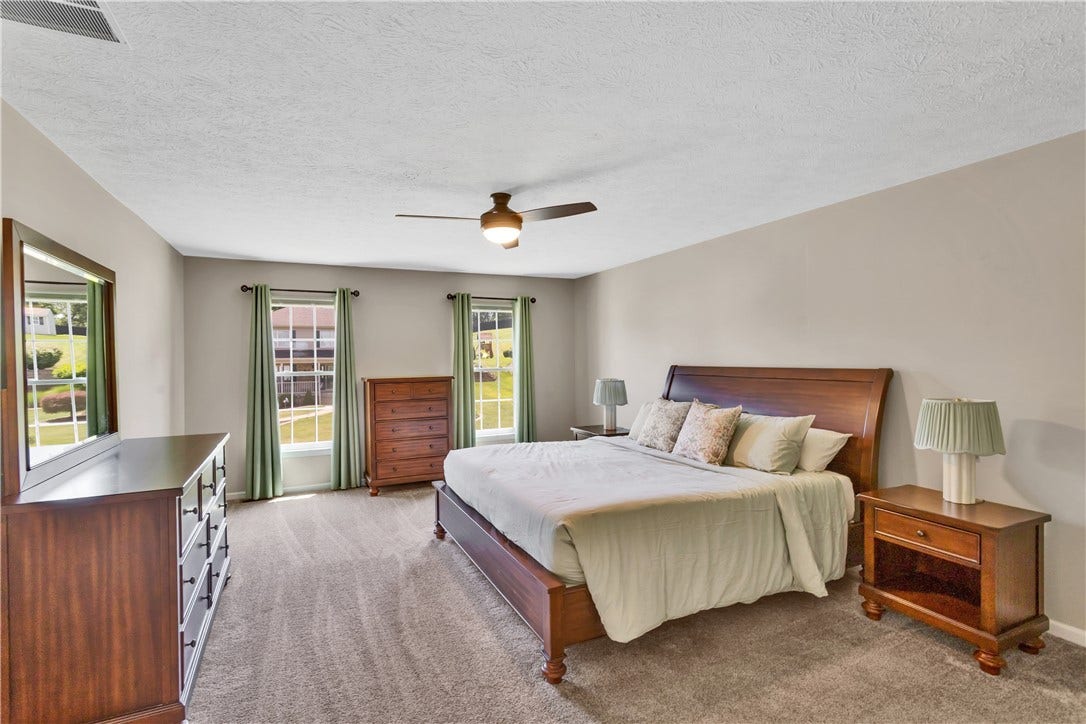 107 Janyce Dr, Greensburg, PA 15601