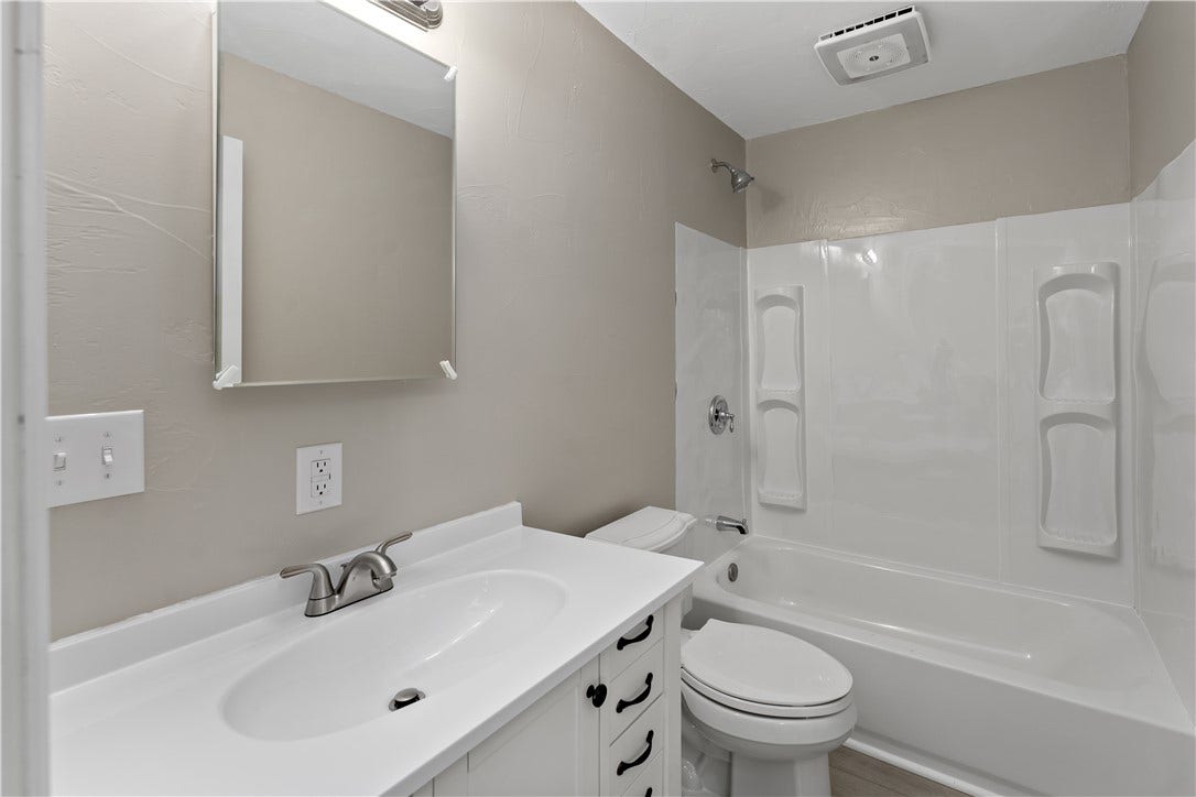 615 6th Ave, Elizabeth, PA 15037