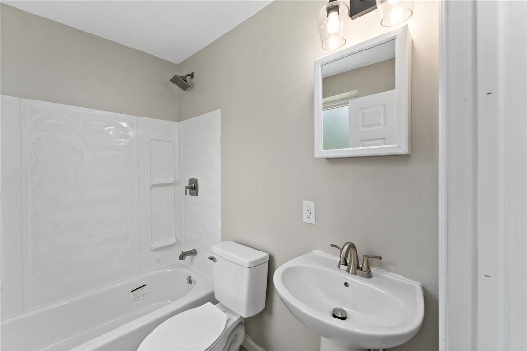 615 6th Ave, Elizabeth, PA 15037