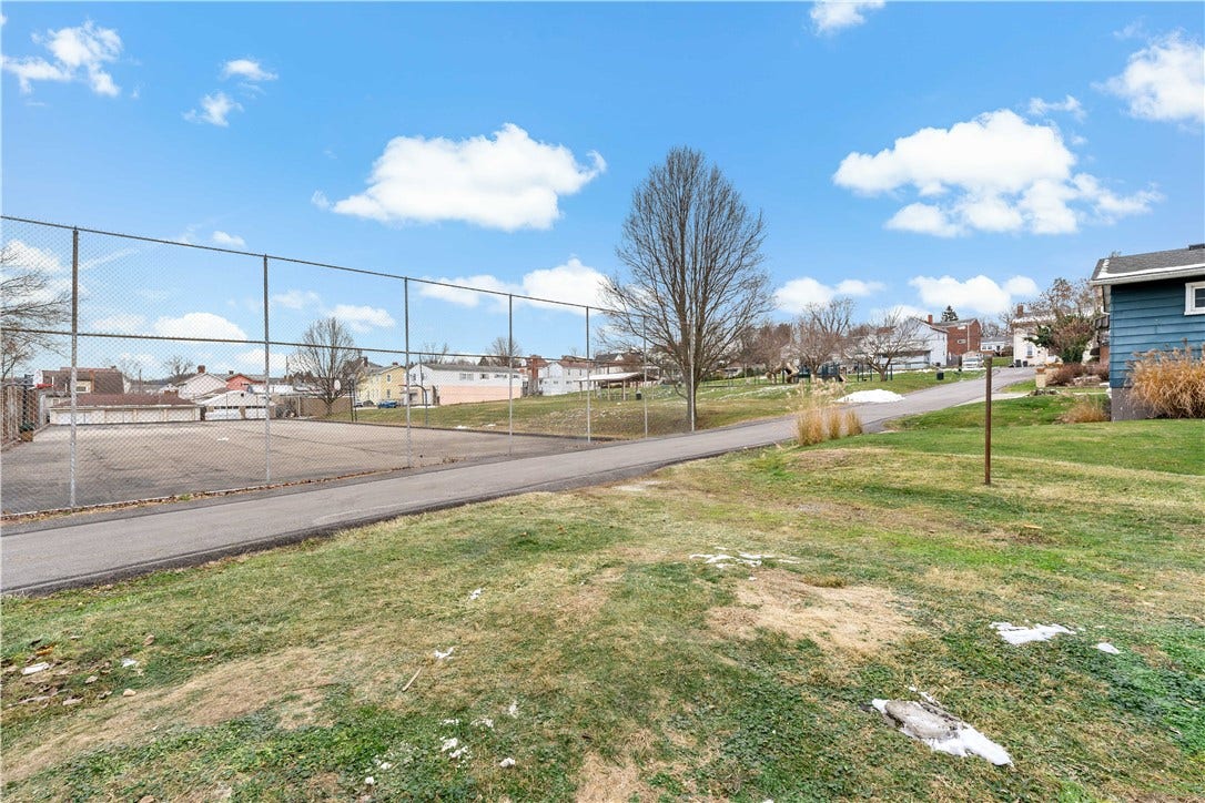615 6th Ave, Elizabeth, PA 15037