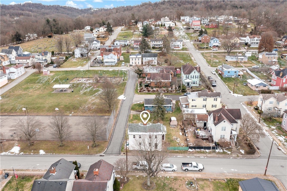 615 6th Ave, Elizabeth, PA 15037