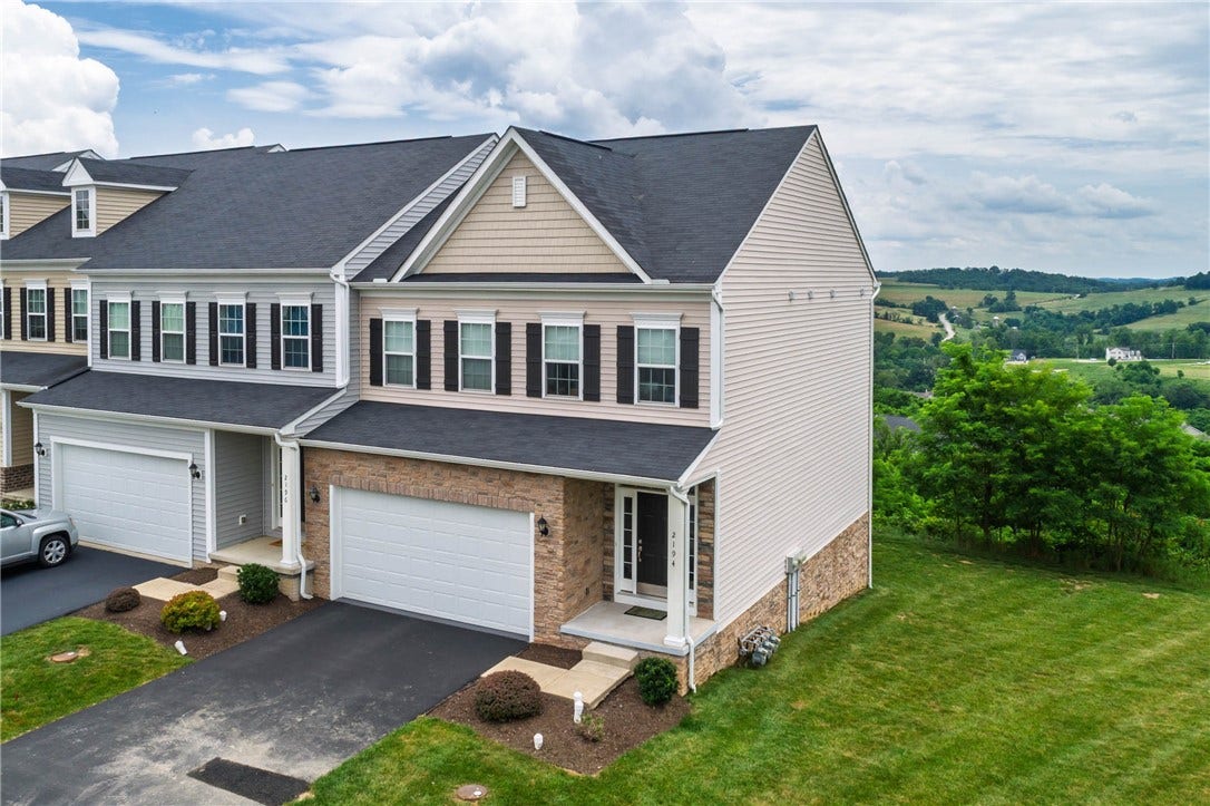 2194 Shawnee Dr, Washington, PA 15301