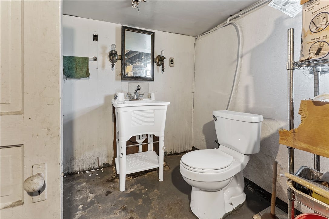 1147 N Gallatin Ave Ext, Uniontown, PA 15401