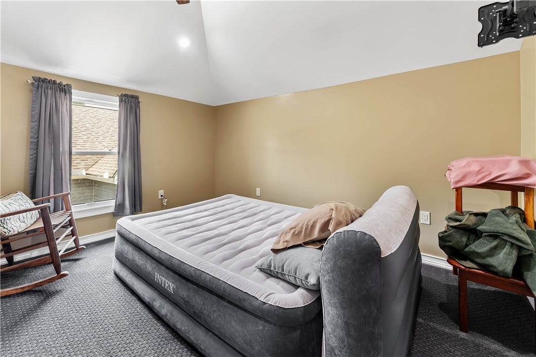 1147 N Gallatin Ave Ext, Uniontown, PA 15401