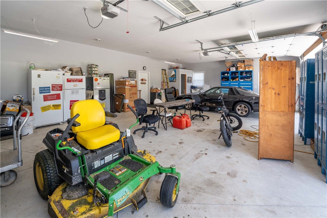 1147 N Gallatin Ave Ext, Uniontown, PA 15401