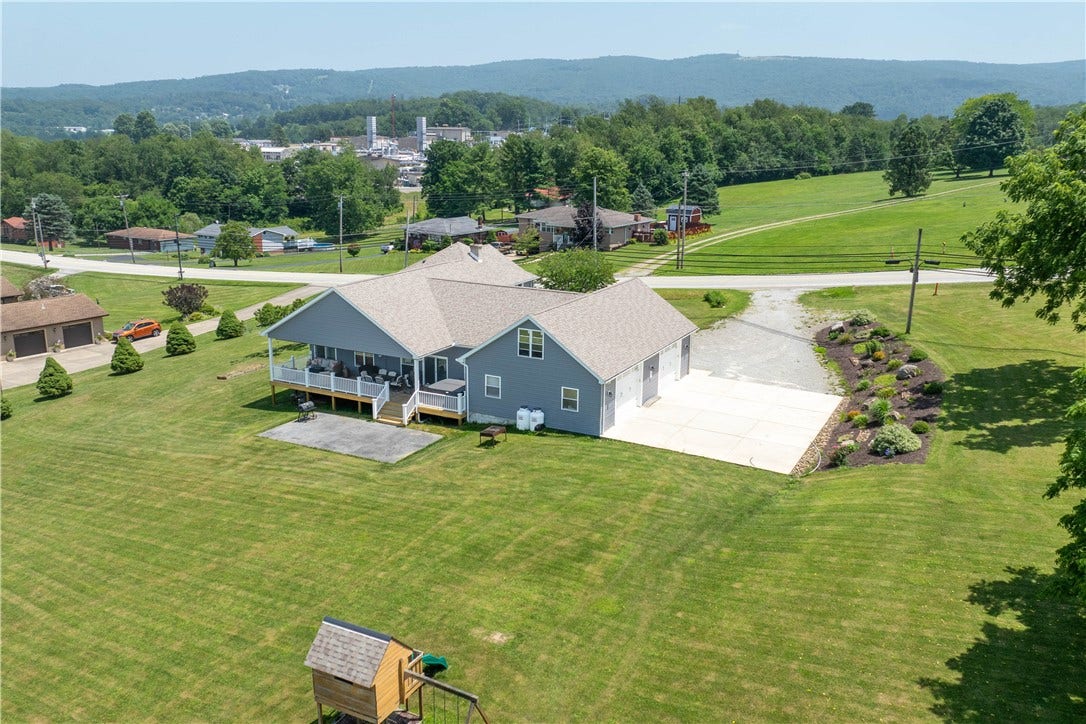 1147 N Gallatin Ave Ext, Uniontown, PA 15401